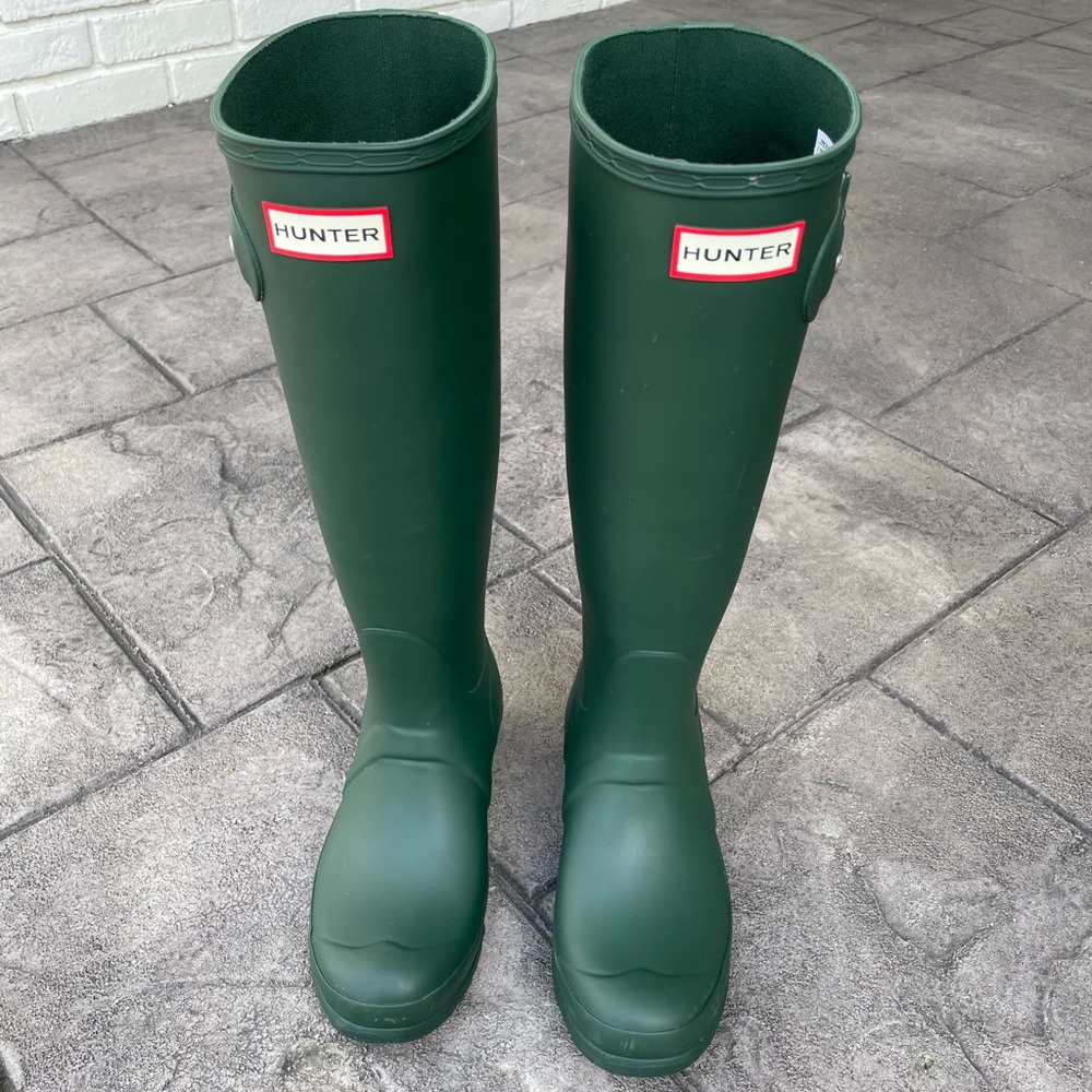 Like new Hunter rain boots